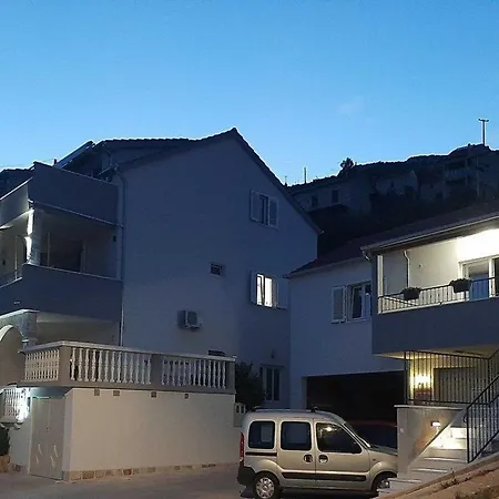 Apartment Dobrila - Two Bedroom With Terrace - A2 *