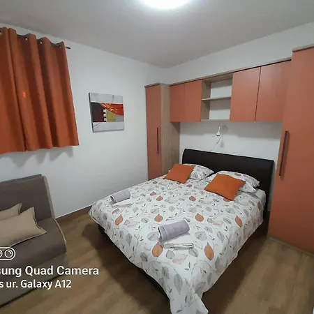 Dobrila - Two Bedroom With Terrace - A2 Apartment