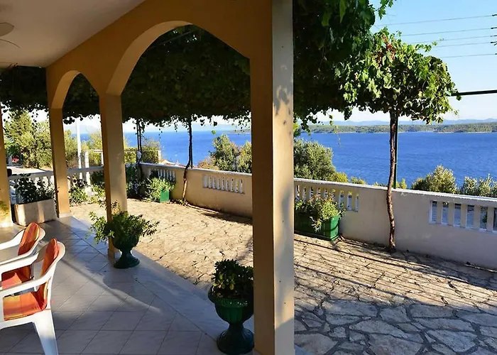 Dobrila - Two Bedroom With Terrace - A2 * Jelsa (Hvar)