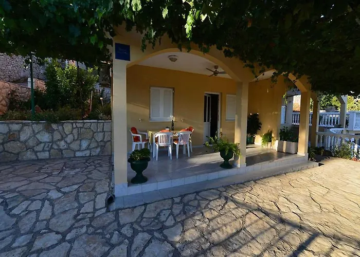 Daire Dobrila - Two Bedroom With Terrace - A2
