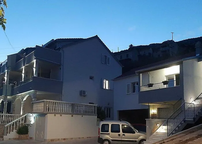 Daire Dobrila - Two Bedroom With Terrace - A2 *