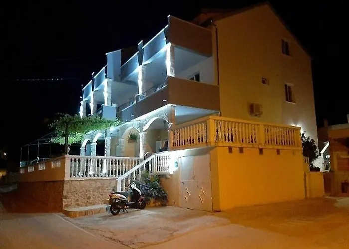 Dobrila - Two Bedroom With Terrace - A2 Daire Jelsa (Hvar)